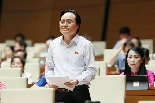 Bộ trưởng Phùng Xuân Nhạ nhận trách nhiệm trong vụ gian lận thi THPT quốc gia 2018