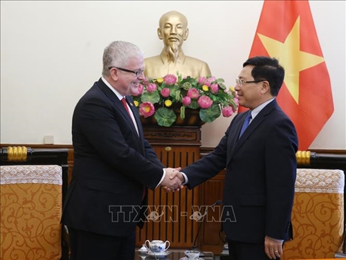 Phó Thủ tướng Phạm Bình Minh tiếp Đại sứ Australia chào từ biệt