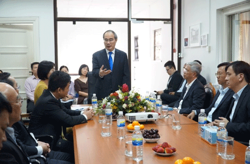 Bí thư thành uỷ TP Hồ Chí Minh thăm Đại sứ quán Việt Nam tại Singapore