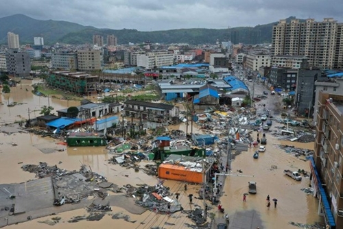Bão, mưa lũ gây thiệt hại lớn về người tại Trung Quốc