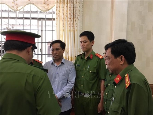 Bắt tạm giam Phó Chủ tịch và nguyên Chủ tịch UBND thành phố Trà Vinh