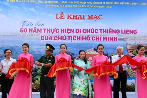 Triển lãm 50 năm thực hiện Di chúc thiêng liêng của Chủ tịch Hồ Chí Minh