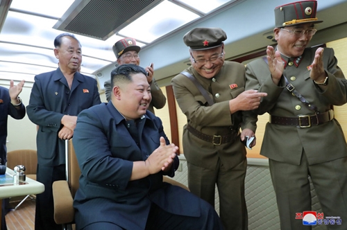 Tuyên bố thử nghiệm vũ khí mới dưới sự giám sát của nhà lãnh đạo Kim Jong-un