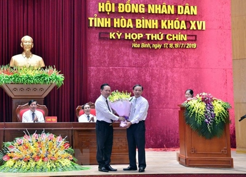 Thủ tướng phê chuẩn nhân sự UBND 2 tỉnh Hòa Bình và Lai Châu