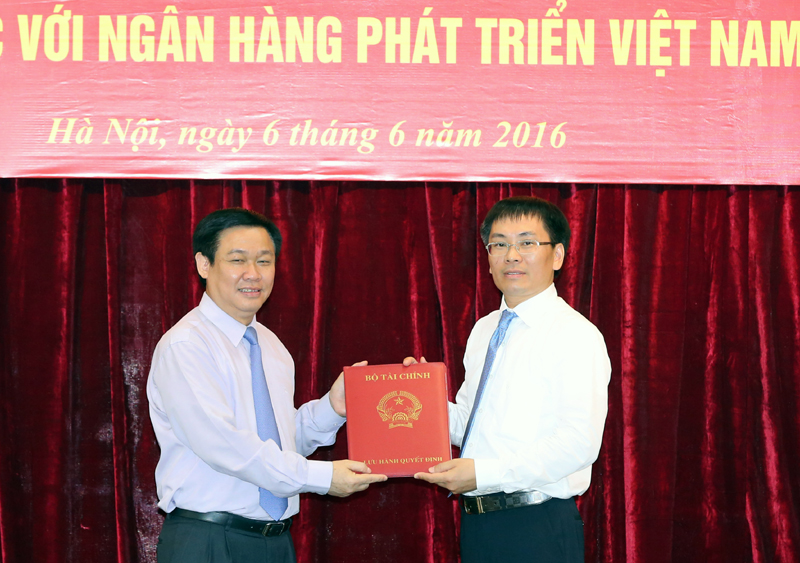 Pham Quang Tung appointed Chairman of VDB Board of Directors