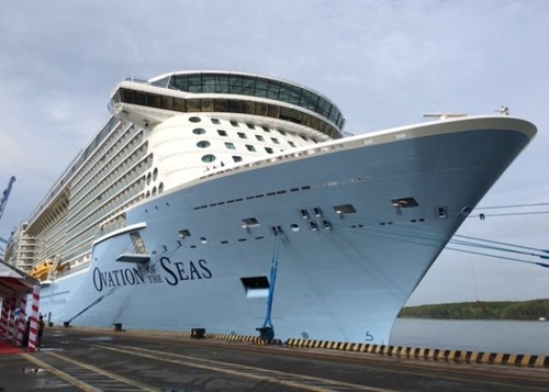 Asia’s largest cruise ship returns Vietnam