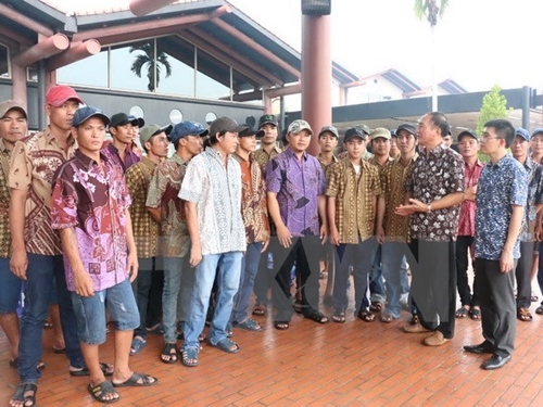 Indonesia releases Vietnamese fishermen