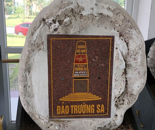 21 pieces of stones on Vietnam’s sovereignty over Truong Sa on display in Hanoi