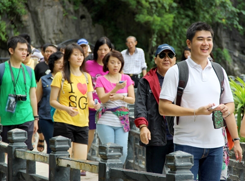 6 months Quang Ninh greets 7 5 million tourists