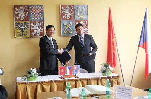 Quang Ninh promotes cooperation with Czech town