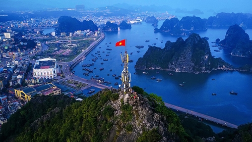 Photos on Ha Long to be displayed