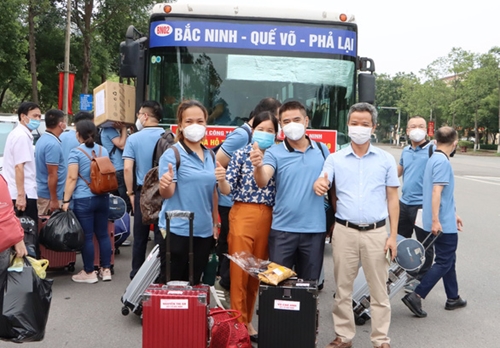 Bac Ninh province sends additional 50 medical workers to HCM City