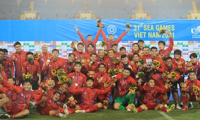 Vietnam defends SEA Games men's football championship title after beating  Thailand