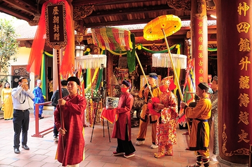 Hoan Kiem district receives certificate recognising its Bach Ma Temple as special national relic site