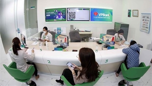 Vietnam posts over 17 percent credit growth