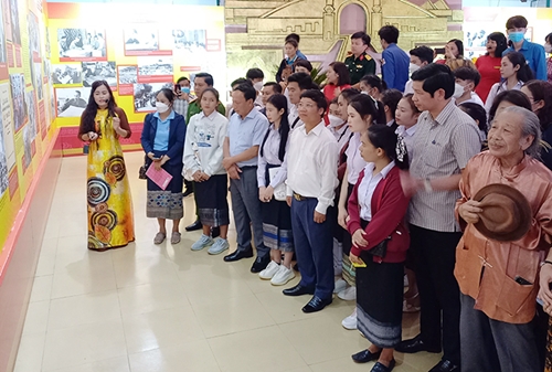 Quang Binh opens exhibition to mark 65 years since Uncle Ho’s visit