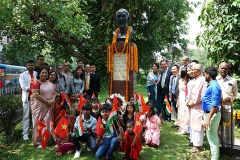 Activités en l’honneur du 132e anniversaire du Président Hô Chi Minh en Inde