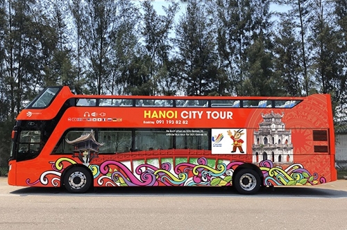 河内为参加第31届东运会代表提供免费“河内之旅”双层巴士观光服务