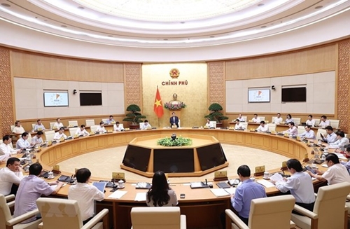 越南政府总理范明正召开5月份例行会议