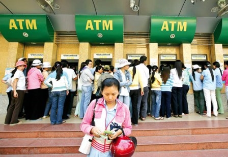 Thu phí ATM Rất cần sự minh bạch