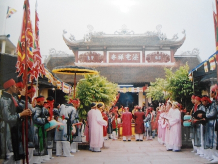 Độc đáo lễ hội cầu mưa ở Văn Lâm