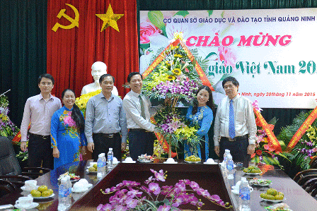 Quảng Ninh Chúc mừng Ngày Nhà giáo Việt Nam