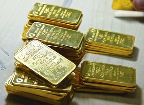 Giá vàng trong nước vẫn cao hơn giá vàng thế giới khoảng 5 triệu đồng