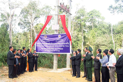 Đảm bảo nguồn điện cho huyện biên giới Lào - Việt