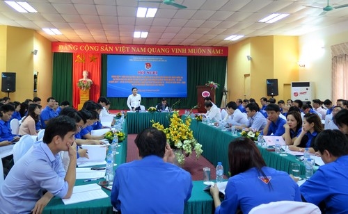 Cán bộ, công chức, viên chức trẻ góp ý kiến vào Dự thảo Văn kiện Đại hội toàn quốc lần thứ XII của Đảng