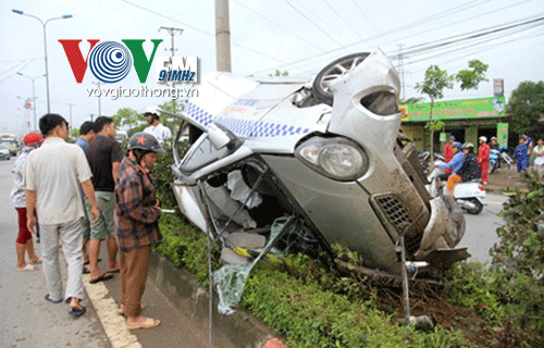 Hà Nội Taxi mất lái gây tai nạn kinh hoàng