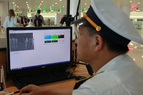 Hà Nội đặt 5 máy đo thân nhiệt tại sân bay Nội Bài
