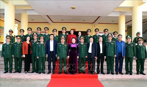 Chủ tịch Quốc hội Nguyễn Thị Kim Ngân chúc Tết tại Bộ chỉ huy Quân sự tỉnh Đắk Lắk