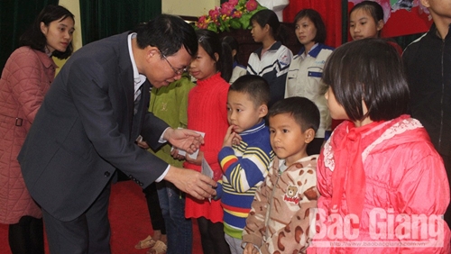 Bắc Giang Tặng 324 nghìn suất quà Tết cho gia đình chính sách, hộ nghèo