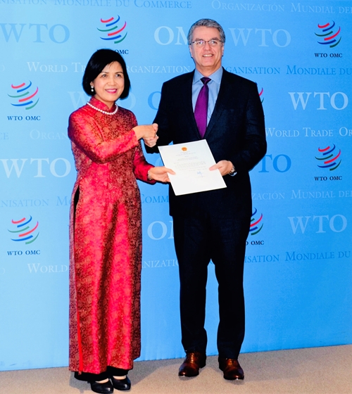 Đại sứ Lê Thị Tuyết Mai trình Thư ủy nhiệm của Chủ tịch nước đến Tổng Giám đốc WTO