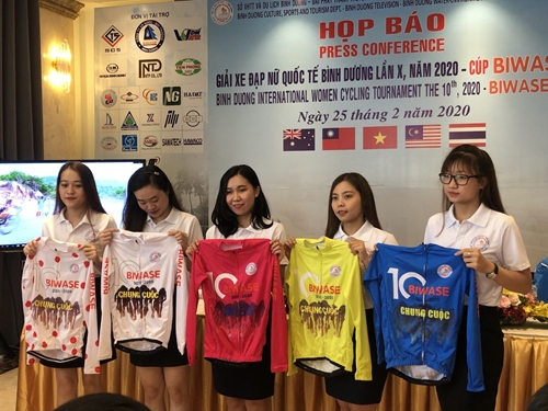 11 đội tham dự Giải xe đạp nữ quốc tế Bình Dương Cúp Biwase lần thứ X