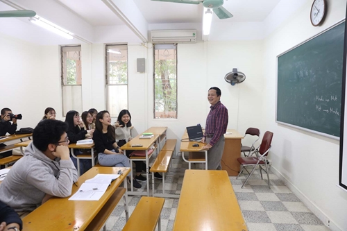 Sinh viên Đại học Quốc gia Hà Nội nêu cao trách nhiệm phòng chống Covid-19