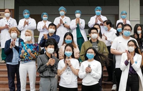 Việt Nam công bố thêm 30 bệnh nhân COVID-19 khỏi bệnh