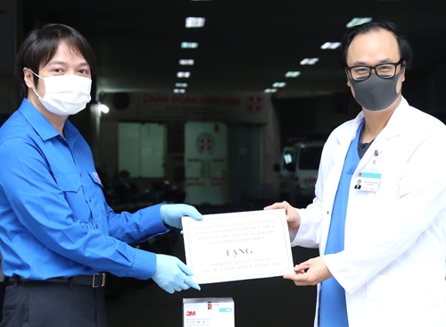 Hội Thầy thuốc trẻ Việt Nam vận động được hơn 10 tỉ đồng ủng hộ phòng, chống dịch