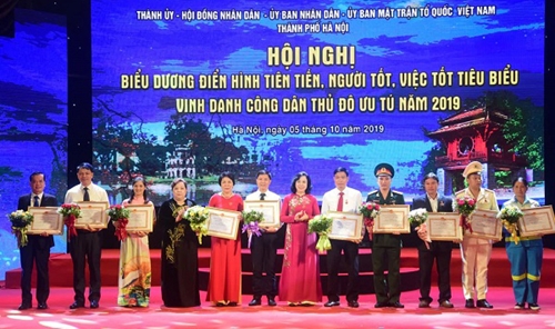 Hà Nội tặng danh hiệu “Người tốt, việc tốt” cho 30 cá nhân năm 2020