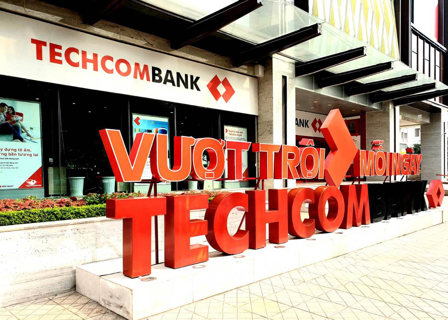 Khách hàng lo lắng vì dịch vụ ngân hàng điện tử của Techcombank