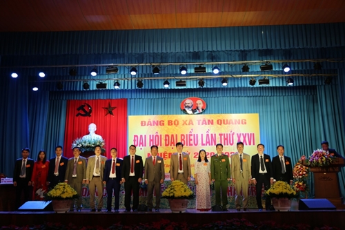 Tân Quang xây dựng đảng bộ trong sạch vững mạnh gắn với chuẩn nông thôn mới