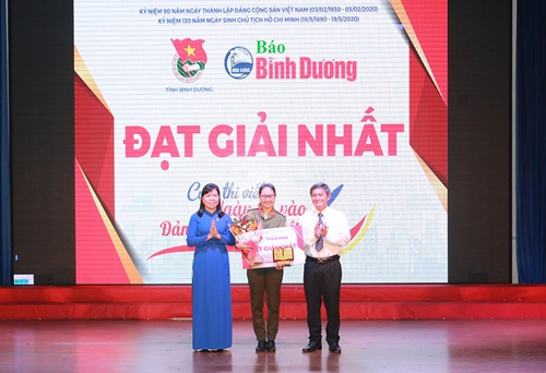 Trao giải cuộc thi viết “Ngày tôi vào Đảng Cộng sản Việt Nam”