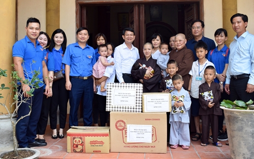 Tuổi trẻ Báo điện tử Đảng Cộng sản Việt Nam hưởng ứng Tháng hành động vì trẻ em