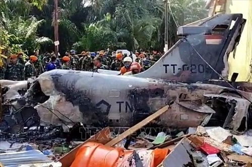 Rơi máy bay tiêm kích tại indonesia