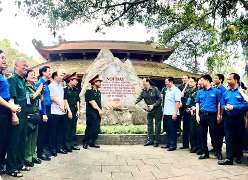 Kỷ niệm 70 năm Ngày Bác Hồ sáng lập lực lượng thanh niên xung phong Việt Nam