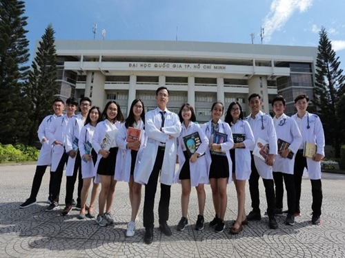 Phát triển Khoa Y Đại học Quốc gia TP Hồ Chí Minh thành Đại học Khoa học Sức khỏe