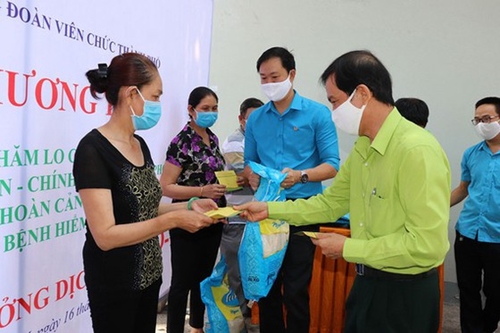 TP Hồ Chí Minh hoàn thành chi trả hỗ trợ người bị ảnh hưởng bởi COVID-19