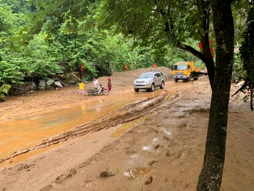 Hà Giang Nhà sập, đường ngập trong bùn do mưa lũ, sạt lở đất