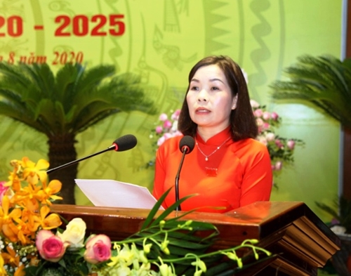 Đồng chí Phùng Thị Kim Nga tái cử Bí thư Huyện ủy Sông Lô khóa III, nhiệm kỳ 2020-2025