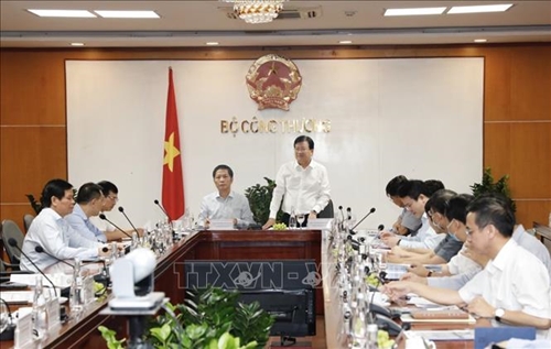 Phó Thủ tướng Trịnh Đình Dũng yêu cầu đẩy nhanh tiến độ hoàn thành Quy hoạch điện VIII